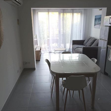 Charmant Studio Dans La Residence Haut Du Golf Saint-Raphaël Екстериор снимка