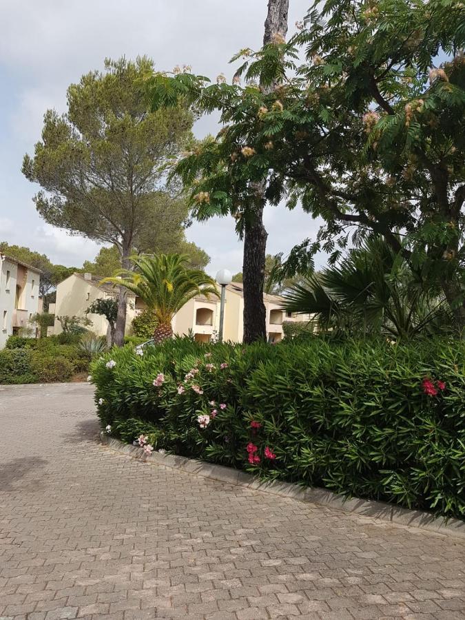 Charmant Studio Dans La Residence Haut Du Golf Saint-Raphaël Екстериор снимка