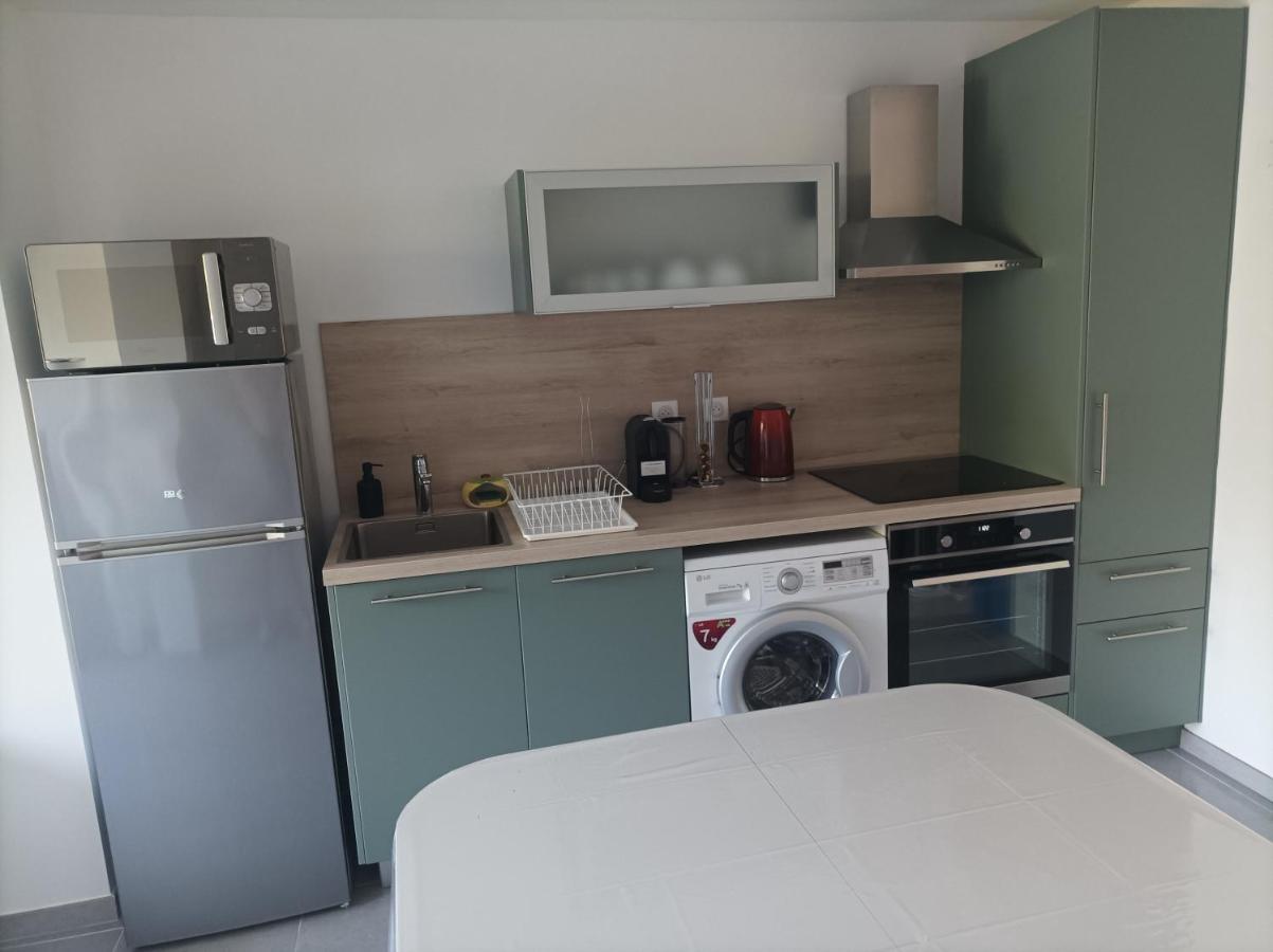 Charmant Studio Dans La Residence Haut Du Golf Saint-Raphaël Екстериор снимка
